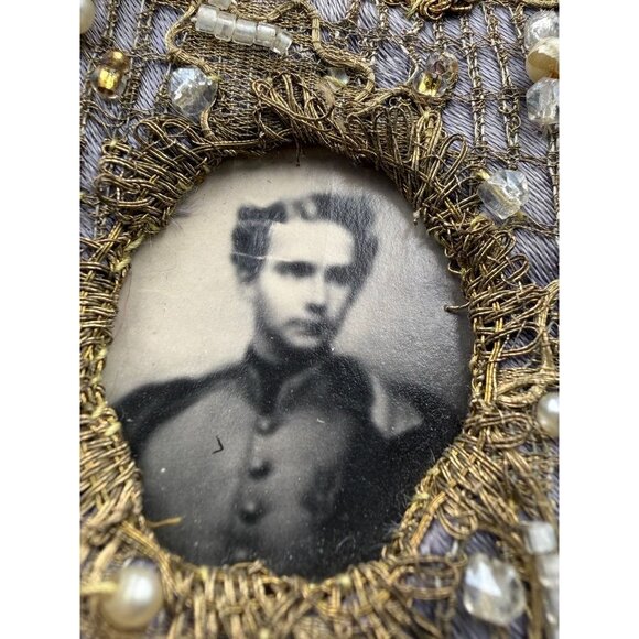 Antique Mourning Soldier Portrait Jeweled Heart Frame Soldier Metallic Thread Vi - Picture 3 of 4